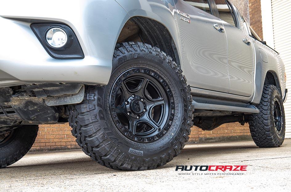 TOYOTA HILUX 4WD PORTAL SATIN BLACK
